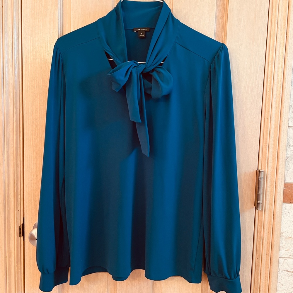 Ann Taylor Teal Bow-Tie Long-Sleeve Blouse